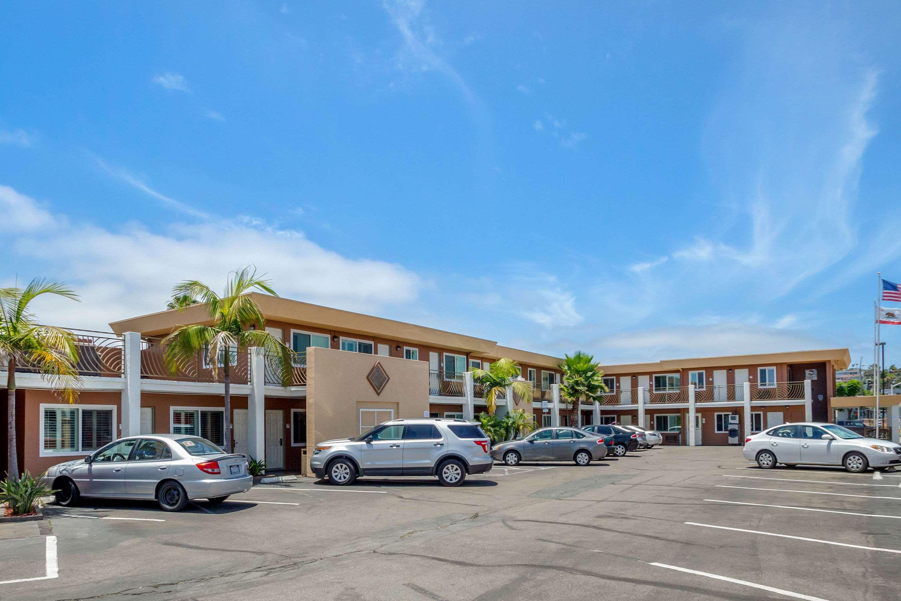 Inn Comfort Airport At The Harbor 2*
